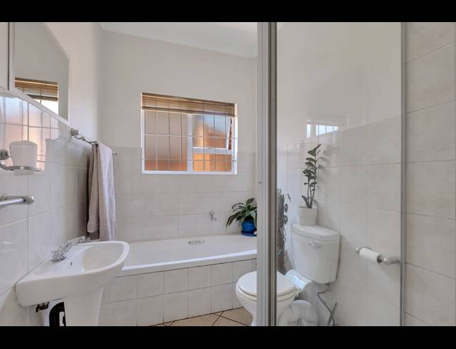 3 BEDROOM TOWNHOUSE FOR SALE IN LINDEN